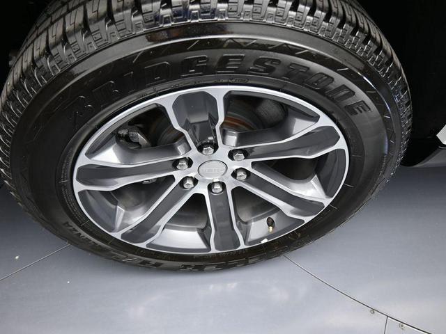 Photo of 2023 Bright White Clearcoat Jeep Grand Wagoneer L