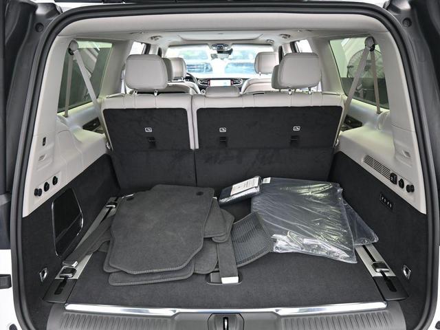 Photo of 2023 Bright White Clearcoat Jeep Grand Wagoneer L