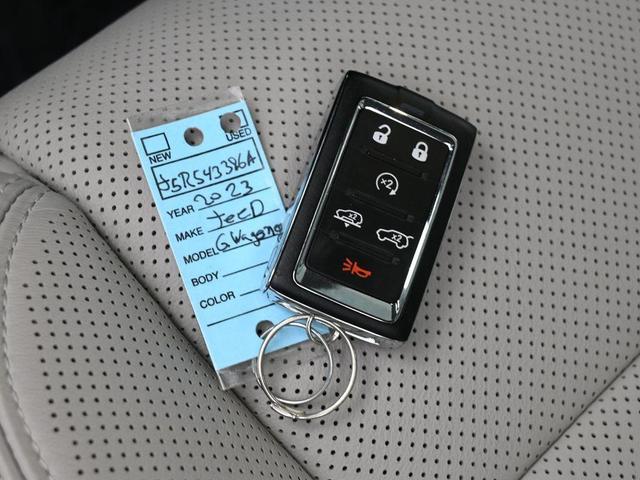 Photo of 2023 Bright White Clearcoat Jeep Grand Wagoneer L