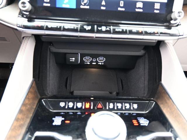 Photo of 2023 Bright White Clearcoat Jeep Grand Wagoneer L