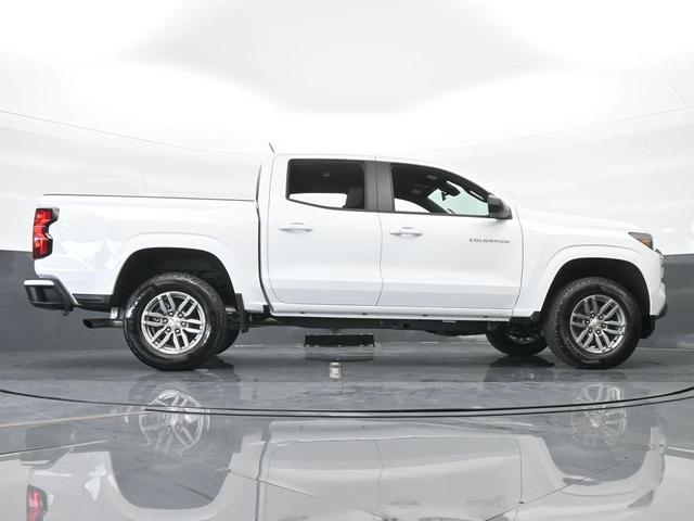 Photo of 2024 Summit White Chevrolet Colorado