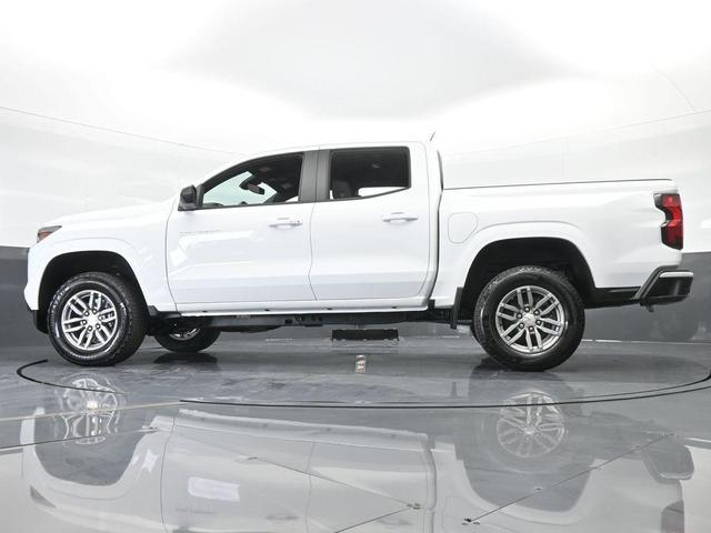 Photo of 2024 Summit White Chevrolet Colorado