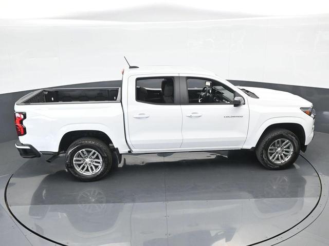 Photo of 2024 Summit White Chevrolet Colorado