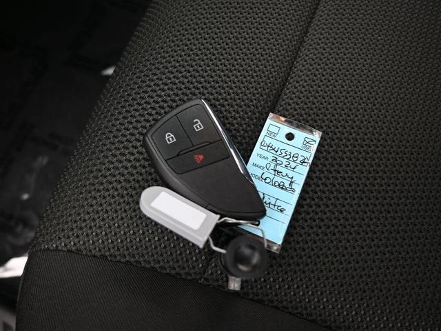Photo of 2024 Summit White Chevrolet Colorado