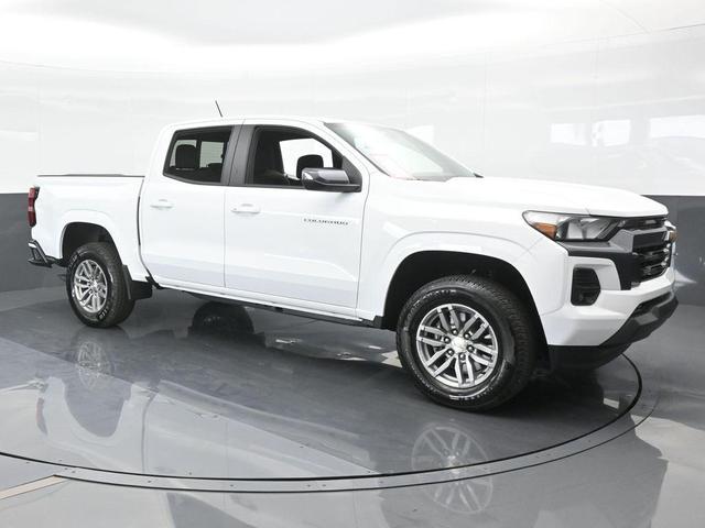 Photo of 2024 Summit White Chevrolet Colorado