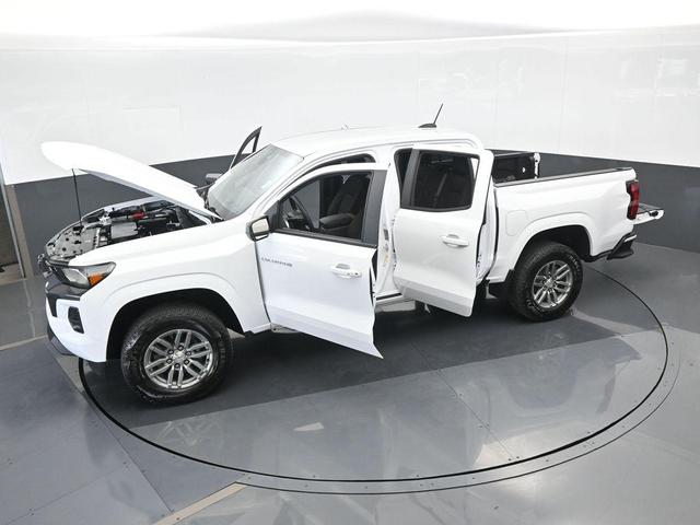 Photo of 2024 Summit White Chevrolet Colorado