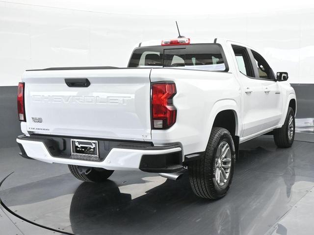 Photo of 2024 Summit White Chevrolet Colorado