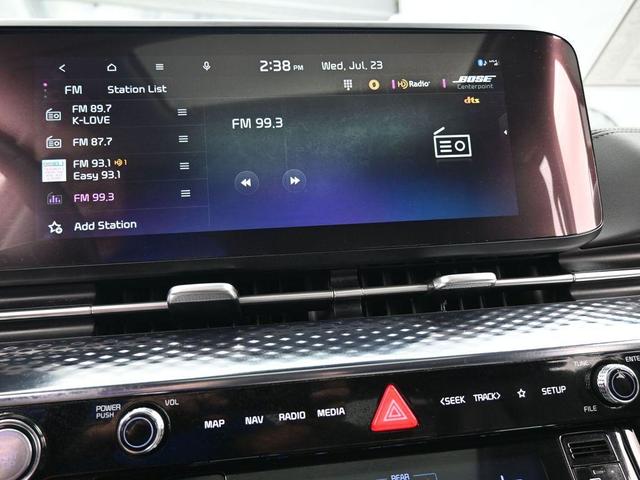 Photo of 2024 Ceramic Silver Kia Carnival