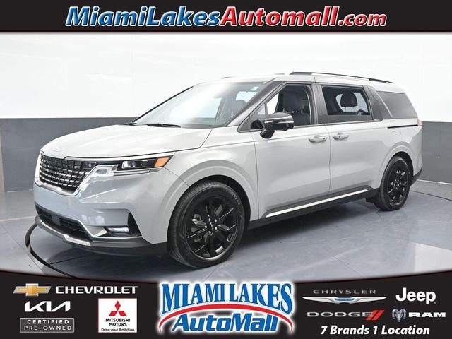 Photo of 2024 Ceramic Silver Kia Carnival