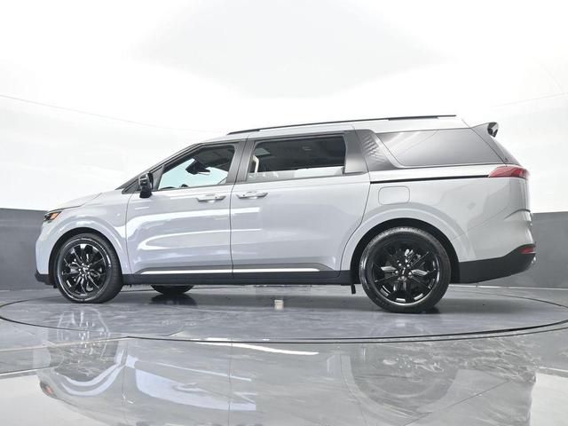 Photo of 2024 Ceramic Silver Kia Carnival