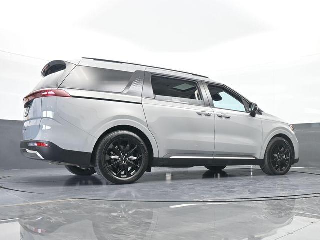 Photo of 2024 Ceramic Silver Kia Carnival