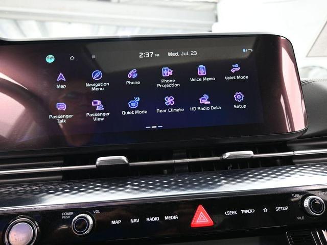 Photo of 2024 Ceramic Silver Kia Carnival