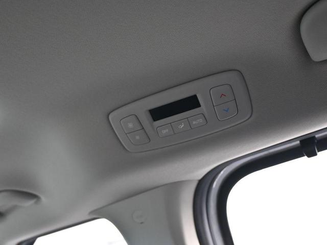 Photo of 2024 Ceramic Silver Kia Carnival