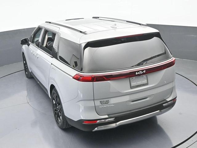 Photo of 2024 Ceramic Silver Kia Carnival