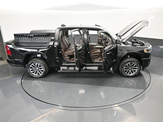 Photo of 2025 Diamond Black RAM 1500