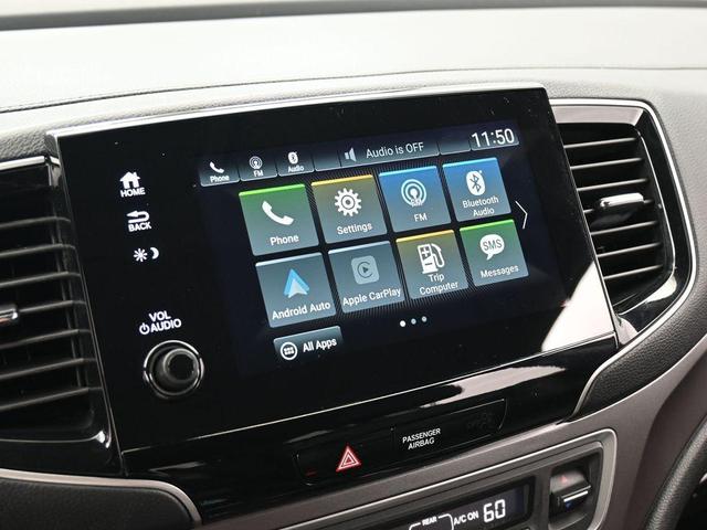 Photo of 2022 White Honda Pilot