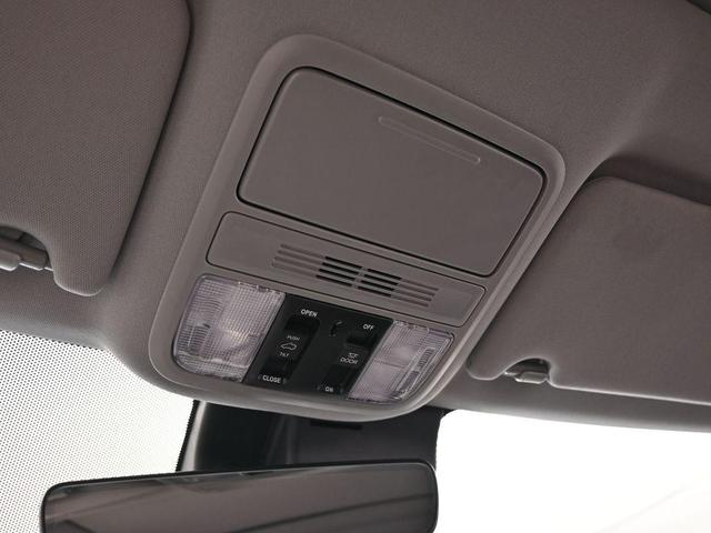 Photo of 2022 White Honda Pilot