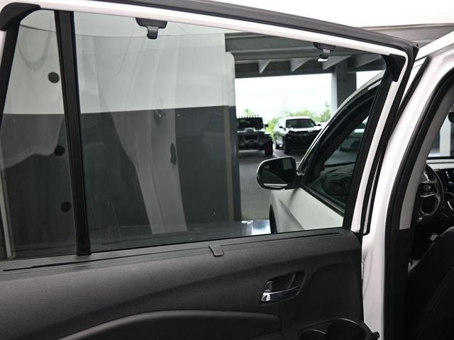 Photo of 2022 White Honda Pilot
