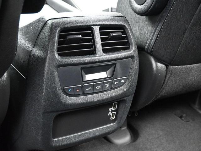 Photo of 2022 White Honda Pilot