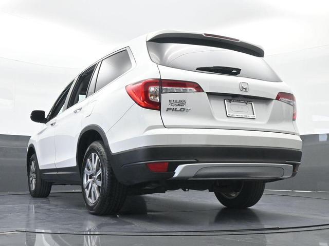 Photo of 2022 White Honda Pilot
