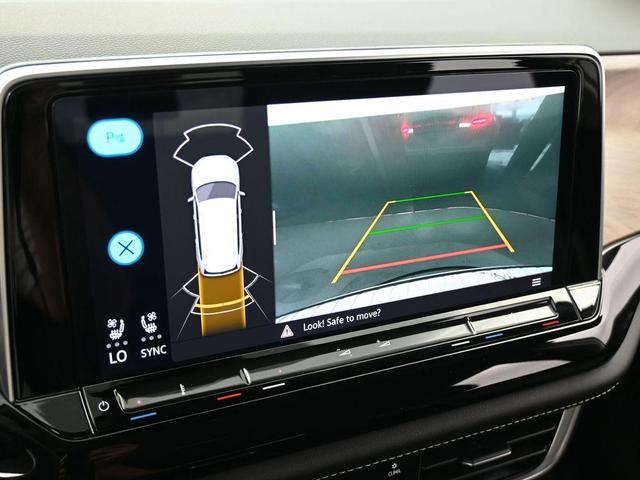 Photo of 2024 Pure White Volkswagen Atlas