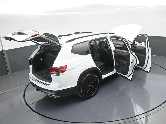 Photo of 2024 Pure White Volkswagen Atlas