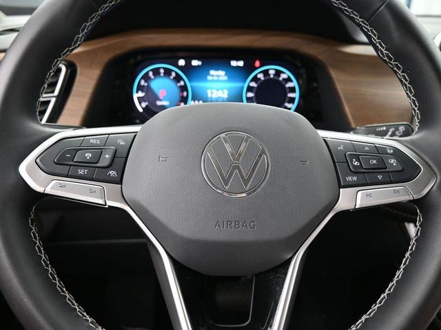 Photo of 2024 Pure White Volkswagen Atlas