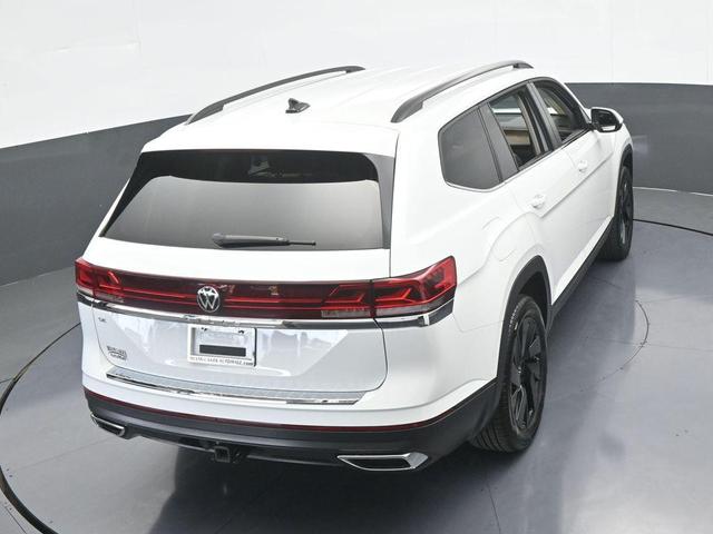 Photo of 2024 Pure White Volkswagen Atlas