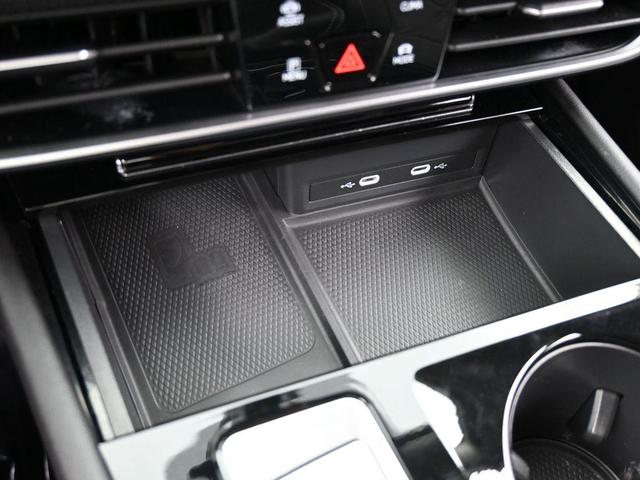 Photo of 2024 Pure White Volkswagen Atlas