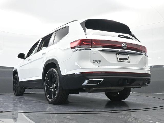 Photo of 2024 Pure White Volkswagen Atlas