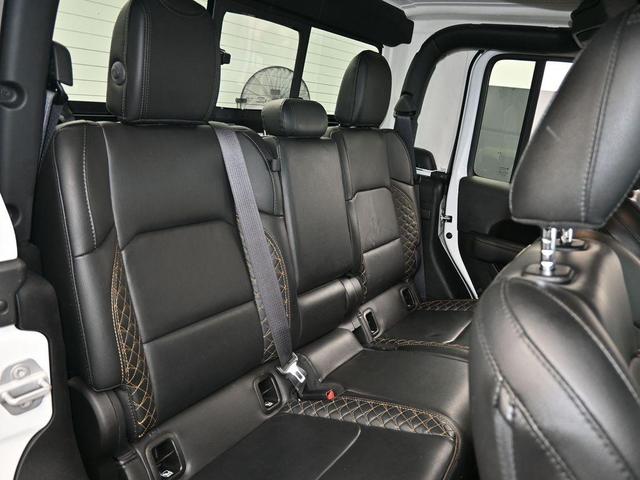 Photo of 2022 Bright White Clearcoat Jeep Gladiator