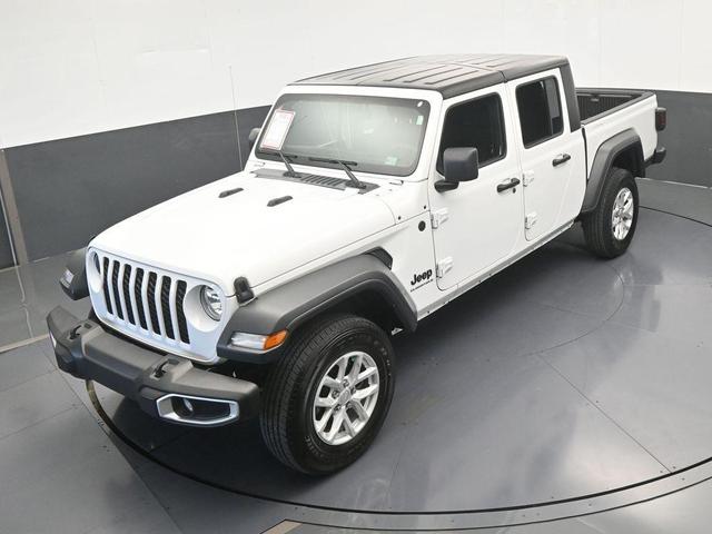 Photo of 2023 Bright White Clearcoat Jeep Gladiator