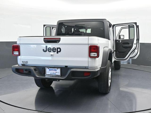 Photo of 2023 Bright White Clearcoat Jeep Gladiator