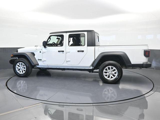 Photo of 2023 Bright White Clearcoat Jeep Gladiator