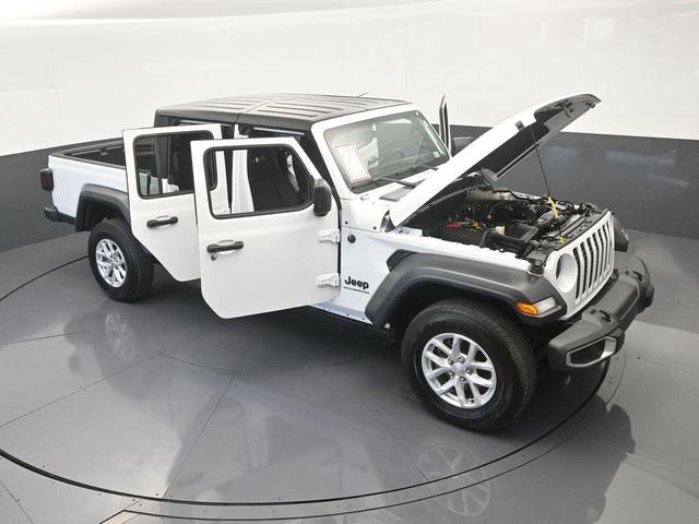 Photo of 2023 Bright White Clearcoat Jeep Gladiator