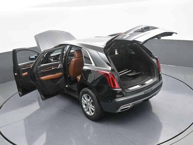 Photo of 2020 Stellar Black Metallic Cadillac XT5