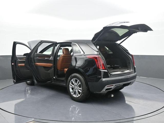 Photo of 2020 Stellar Black Metallic Cadillac XT5