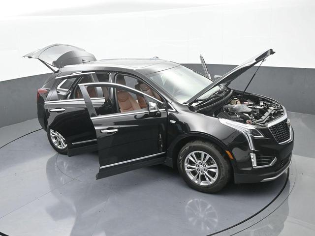 Photo of 2020 Stellar Black Metallic Cadillac XT5