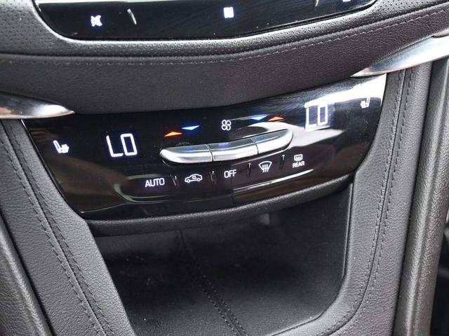 Photo of 2020 Stellar Black Metallic Cadillac XT5