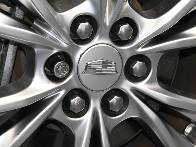 Photo of 2020 Stellar Black Metallic Cadillac XT5