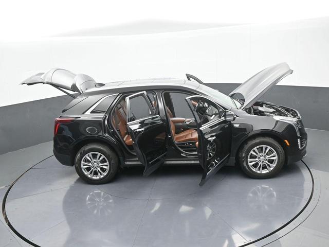 Photo of 2020 Stellar Black Metallic Cadillac XT5