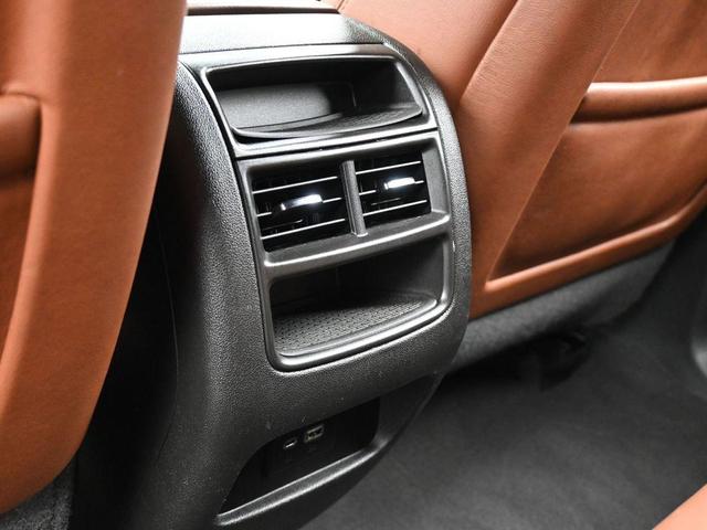 Photo of 2020 Stellar Black Metallic Cadillac XT5