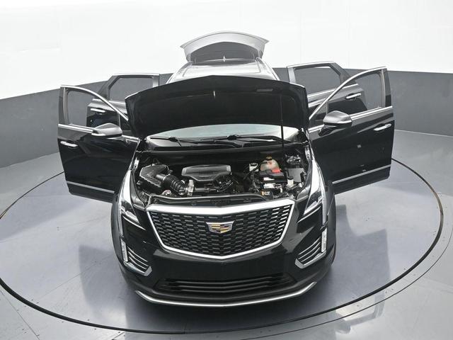 Photo of 2020 Stellar Black Metallic Cadillac XT5
