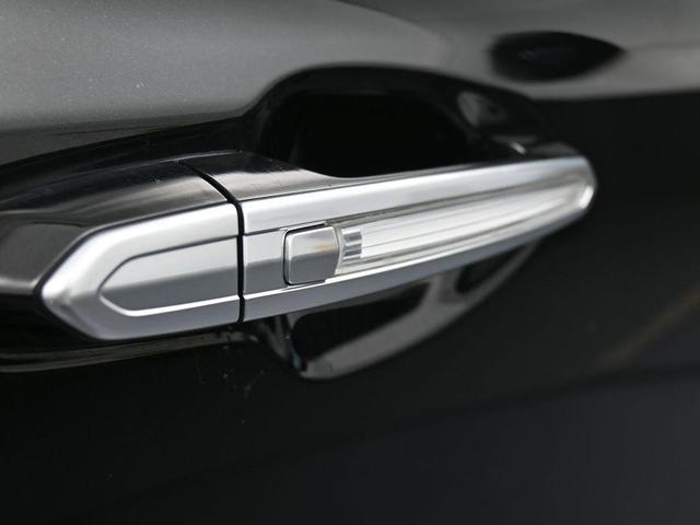 Photo of 2020 Stellar Black Metallic Cadillac XT5