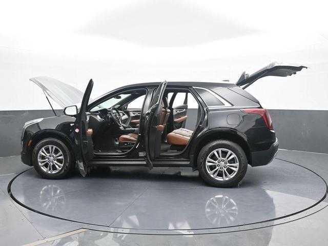 Photo of 2020 Stellar Black Metallic Cadillac XT5