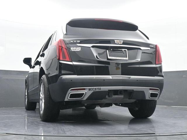 Photo of 2020 Stellar Black Metallic Cadillac XT5