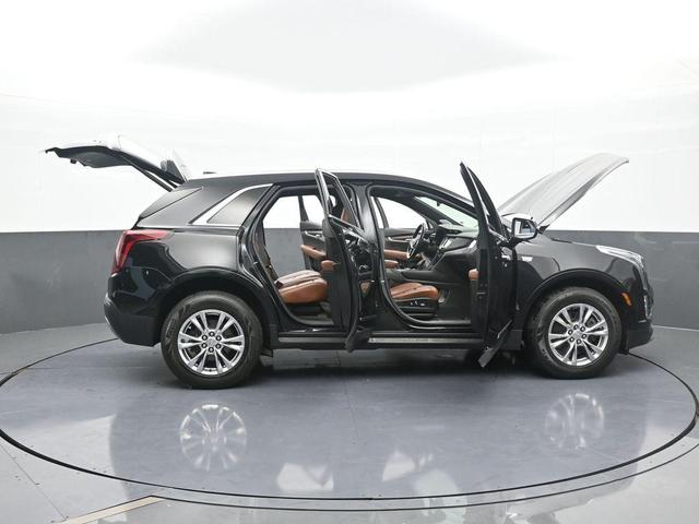 Photo of 2020 Stellar Black Metallic Cadillac XT5