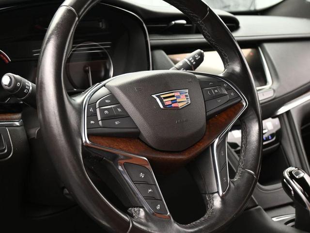 Photo of 2020 Stellar Black Metallic Cadillac XT5