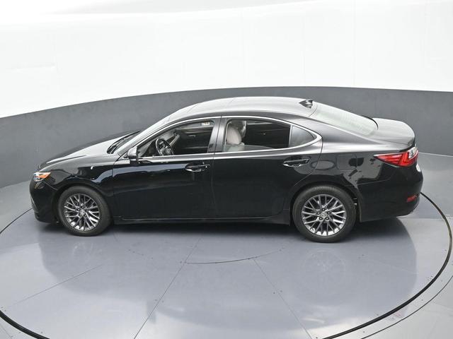 Photo of 2018 Black Lexus ES 350