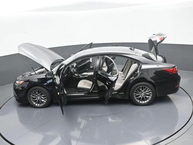 Photo of 2018 Black Lexus ES 350